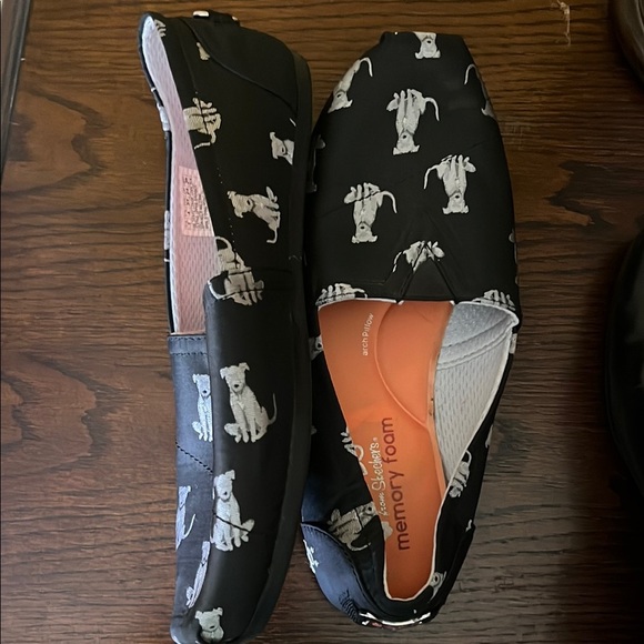 BOBS Black Slippers Comfortable Slip-On Design - Picture 3 of 8